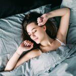 Cara Membentuk Kebiasaan Malam yang Membantu Tidur Lebih Nyenyak